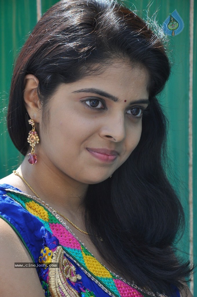 Shravya New Stills - 66 / 122 photos