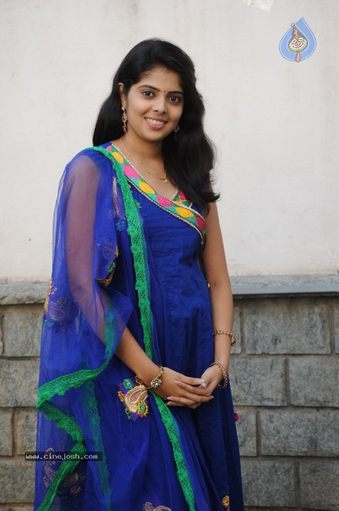 Shravya New Stills - 68 / 122 photos