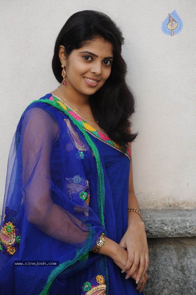 Shravya New Stills - 91 / 122 photos