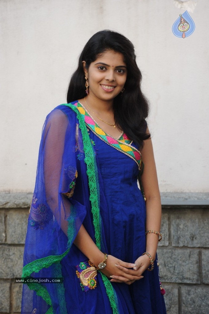 Shravya New Stills - 97 / 122 photos