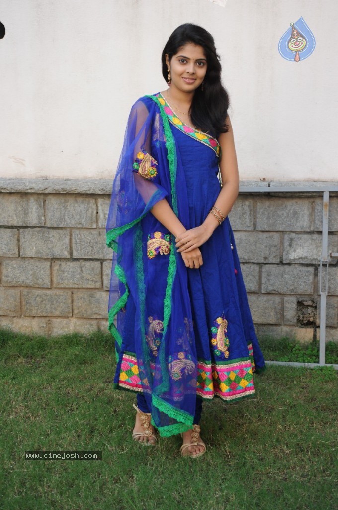 Shravya New Stills - 102 / 122 photos