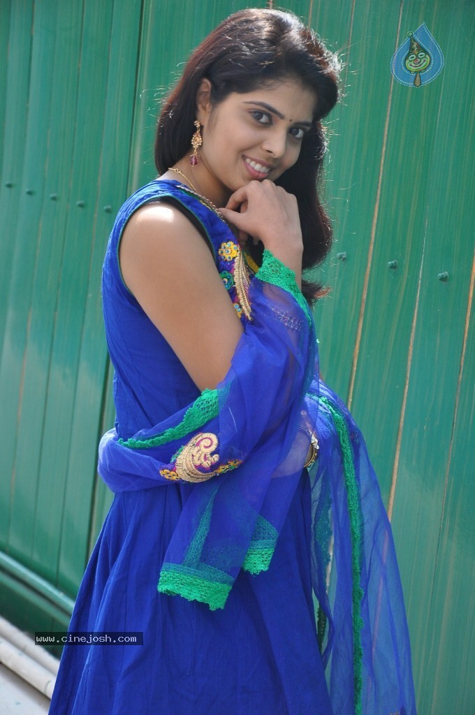 Shravya New Stills - 117 / 122 photos