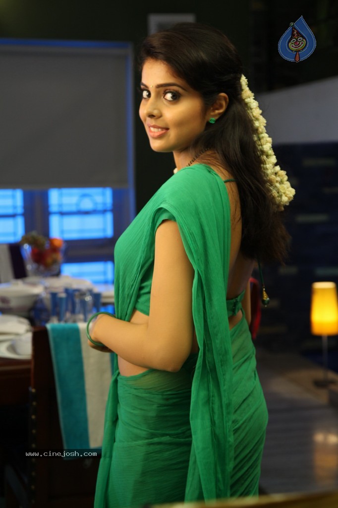 Shravya New Stills - 7 / 26 photos