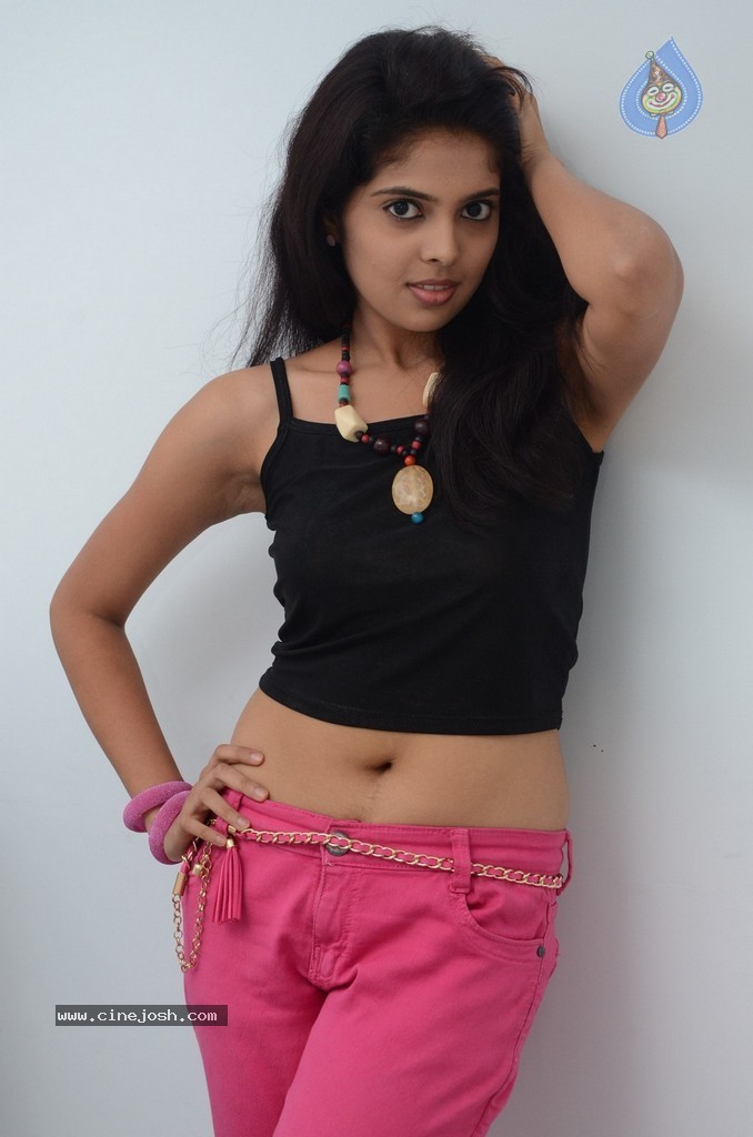 Shravya New Stills - 61 / 142 photos