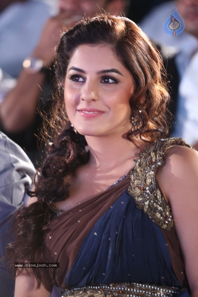 Isha Talwar at GJG Audio Launch - 23 / 54 photos