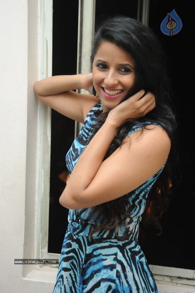 Shravya Reddy Latest Pics - 57 / 64 photos