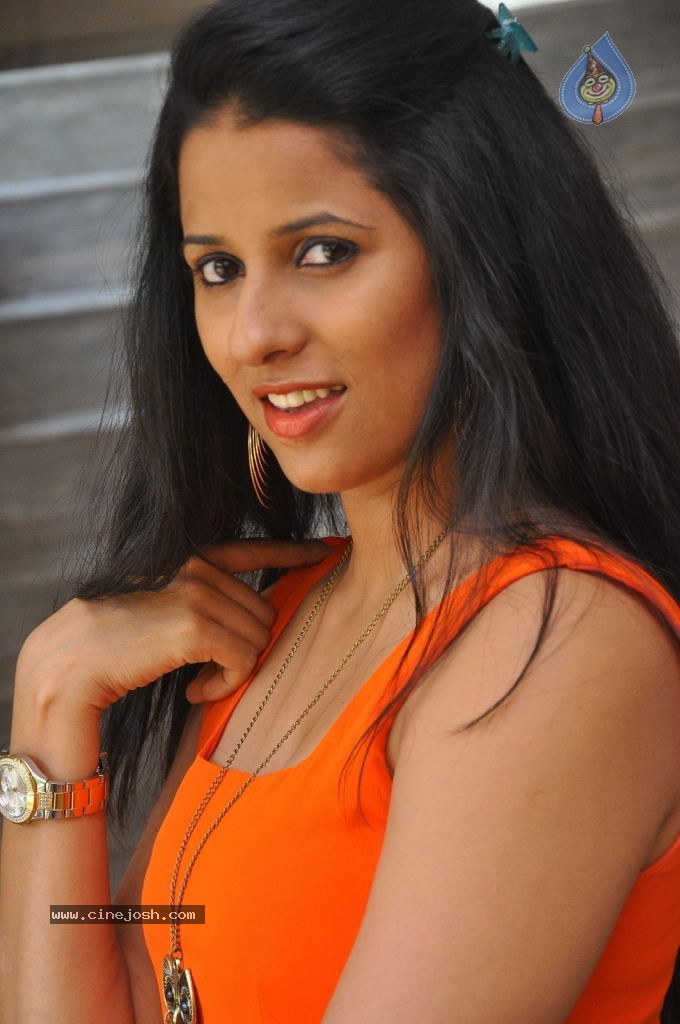 Shravya Reddy Latest Stills - 28 / 44 photos