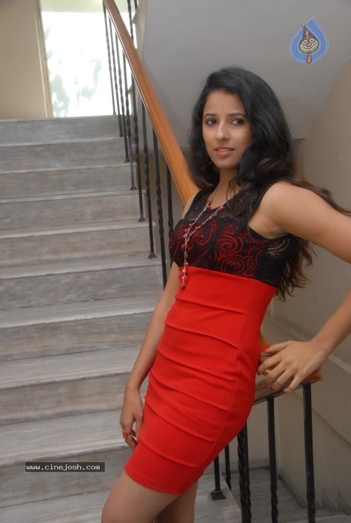 Shravya Reddy New Photos - 33 / 59 photos