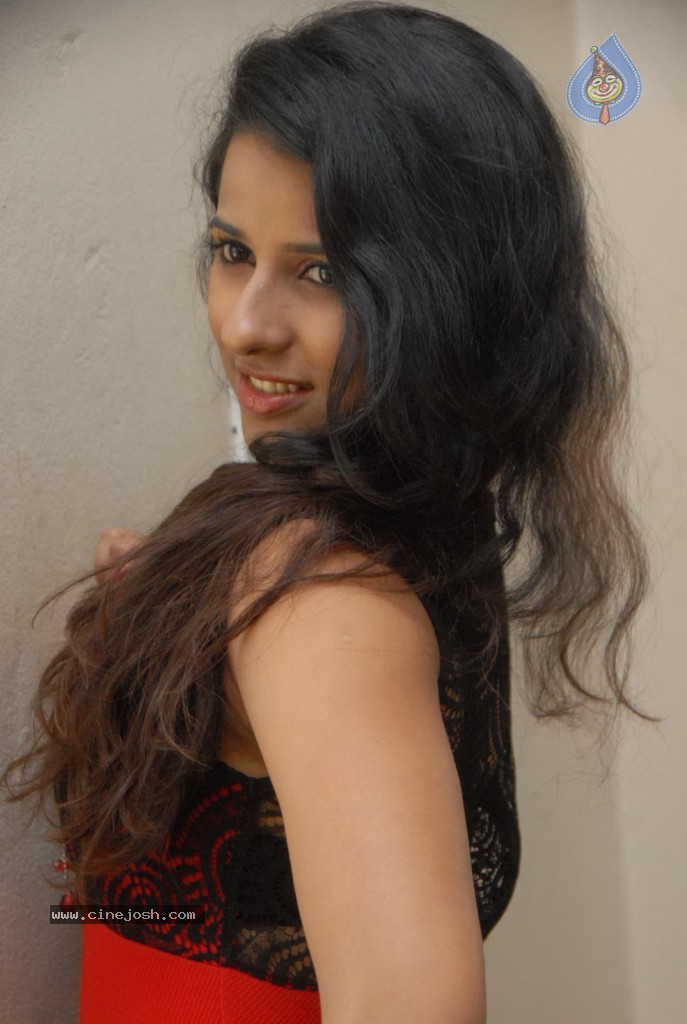 Shravya Reddy New Photos - 37 / 59 photos