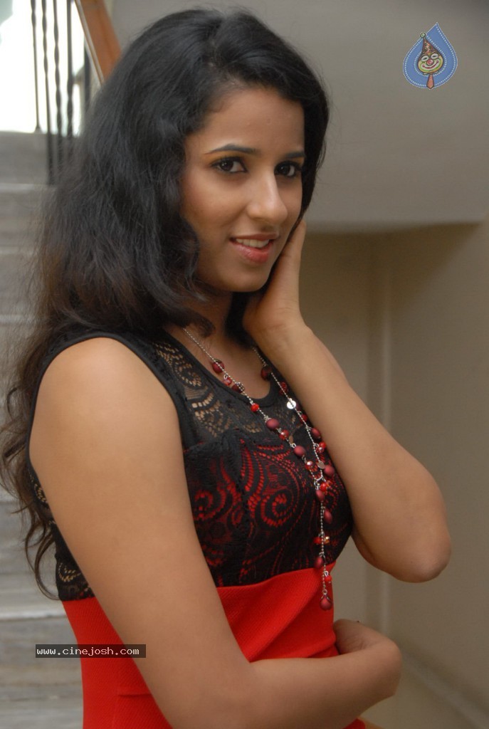 Shravya Reddy New Photos - 38 / 59 photos