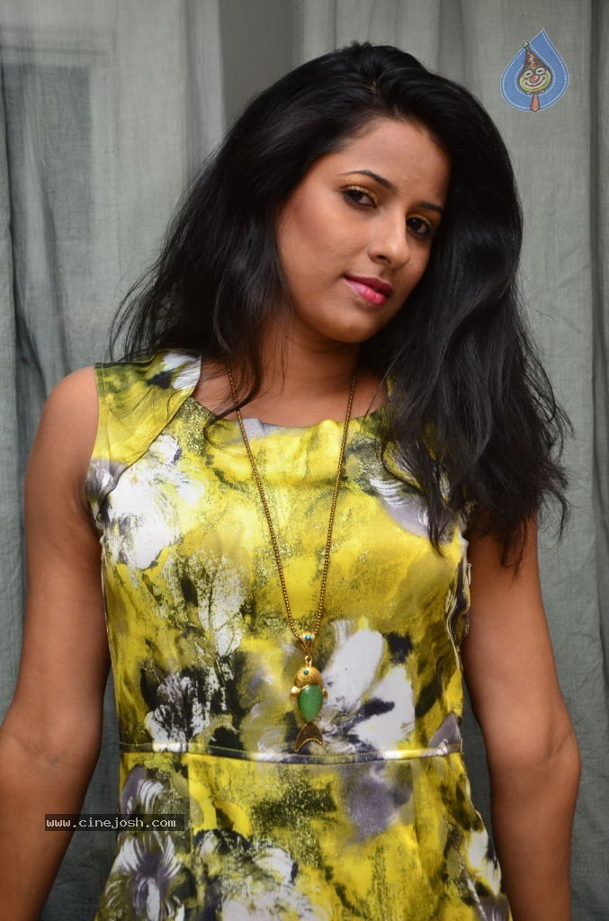 Shravya Reddy Stills - 9 / 60 photos