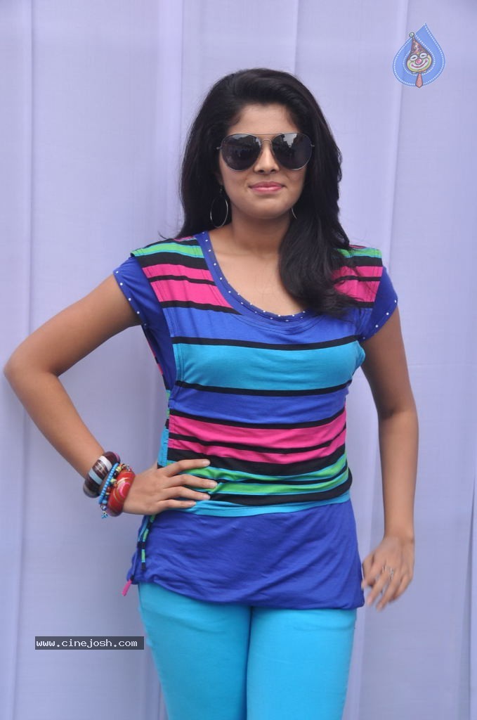 Shravya Stills - 9 / 77 photos