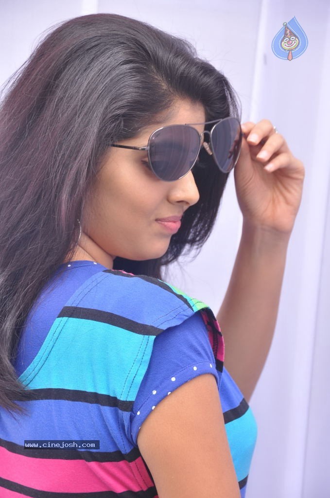 Shravya Stills - 59 / 77 photos
