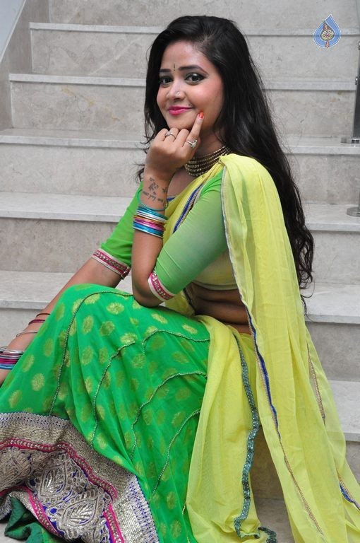 Shreya Vyas New Images - 13 / 39 photos