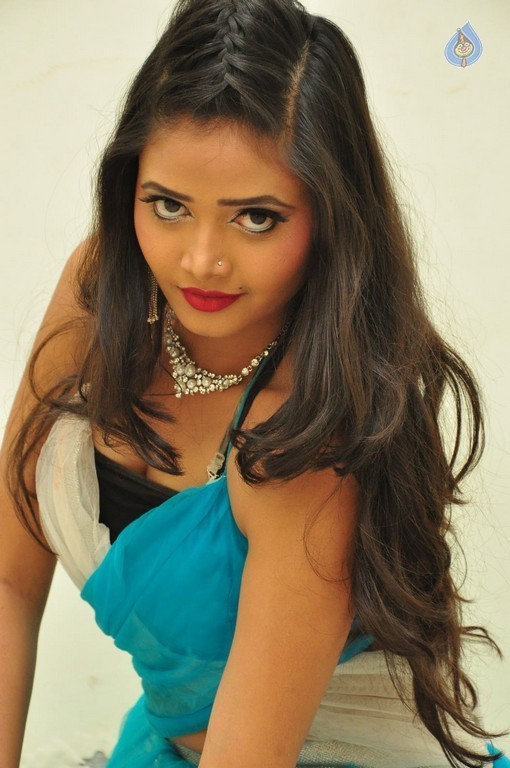 Shreya Vyas New Pics - 24 / 25 photos