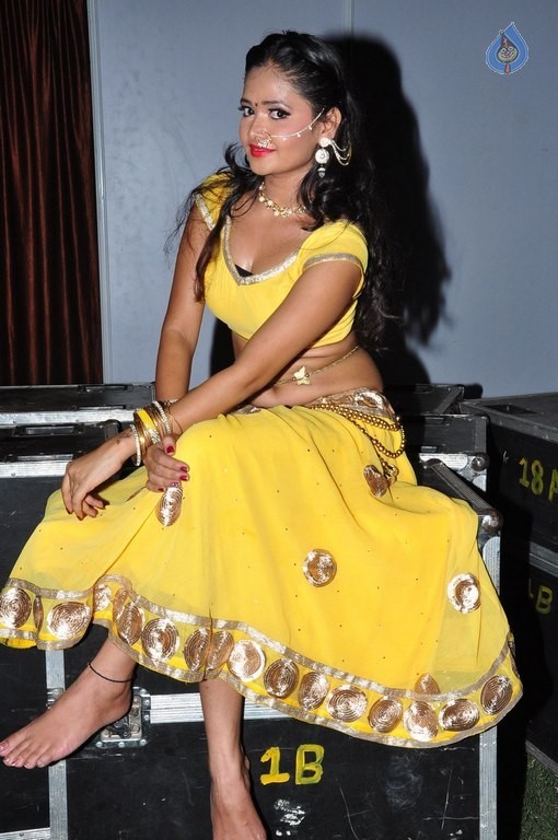 Shreya Vyas New Pics - 26 / 40 photos