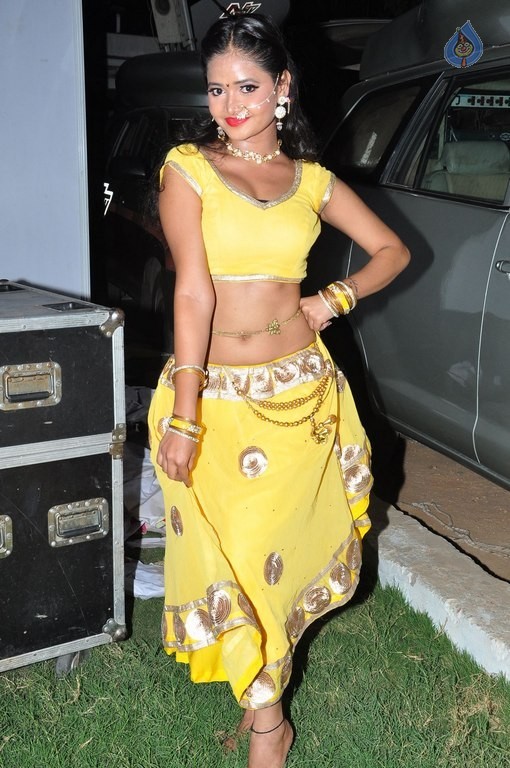 Shreya Vyas New Pics - 37 / 40 photos