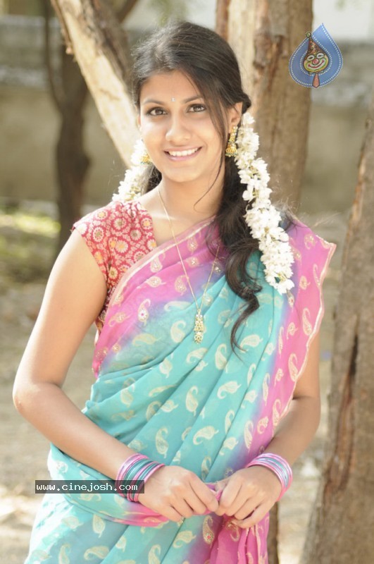 Shriya Dhanvanthri Gallery - 6 / 50 photos