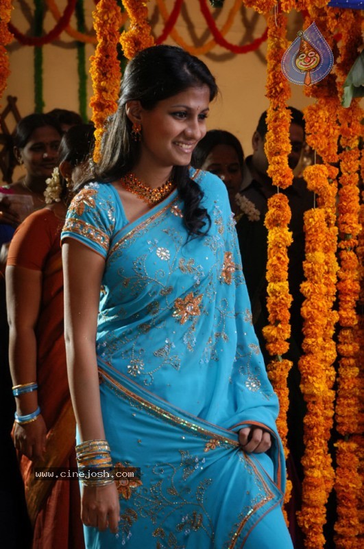 Shriya Dhanvanthri Gallery - 8 / 50 photos