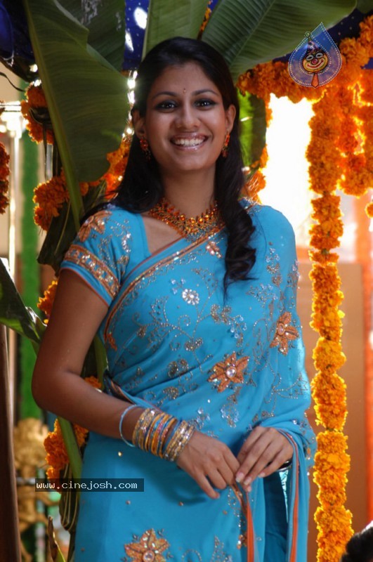 Shriya Dhanvanthri Gallery - 28 / 50 photos