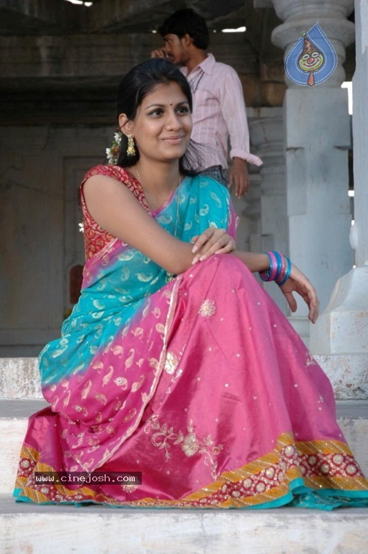 Shriya Dhanvanthri Gallery - 31 / 50 photos