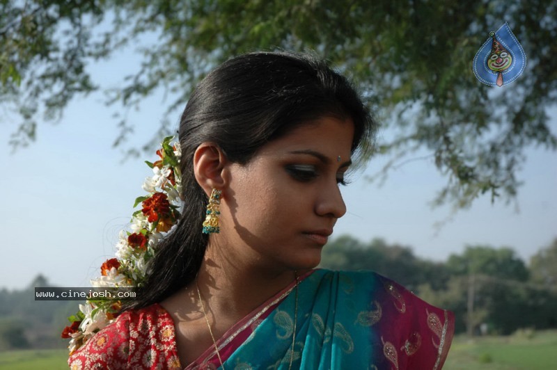 Shriya Dhanvanthri Gallery - 32 / 50 photos