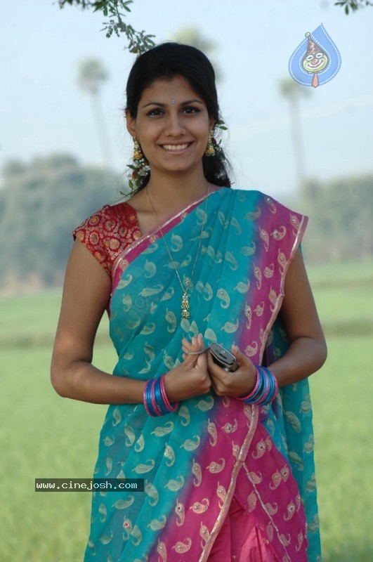 Shriya Dhanvanthri Gallery - 46 / 50 photos