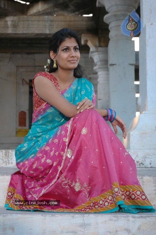 Shriya Dhanvanthri Gallery - 49 / 50 photos