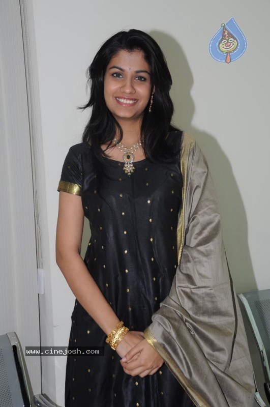 Shriya Dhanvanthri Stills - 2 / 23 photos