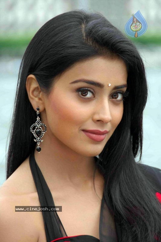 Shriya Latest Photos - 5 / 22 photos