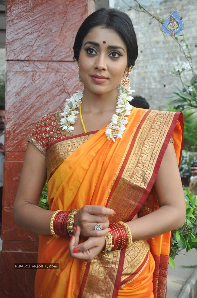 Shriya Latest Photos - 20 / 60 photos