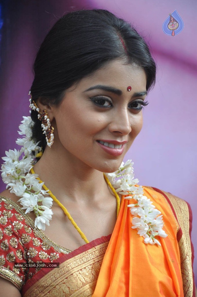 Shriya Latest Photos - 40 / 60 photos