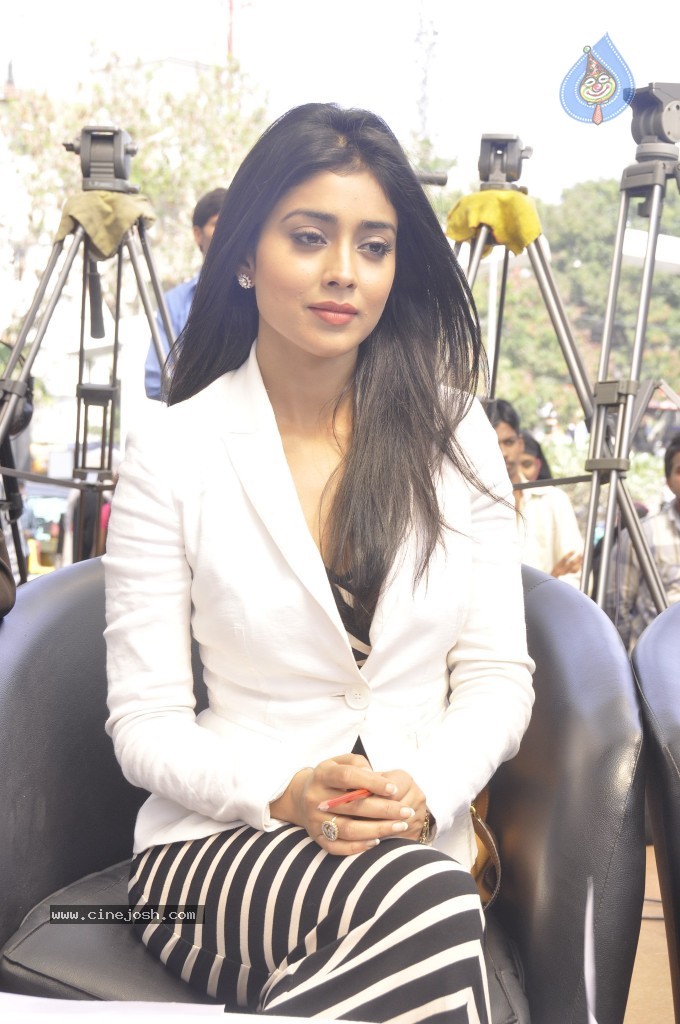 Shriya Latest Photos - 39 / 55 photos