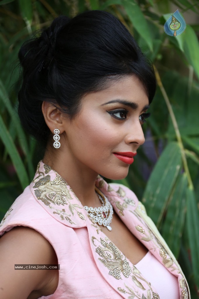 Shriya Latest Stills - 1 / 58 photos