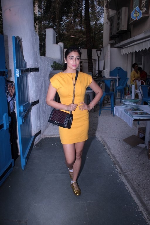 Shriya New Photos - 25 / 26 photos