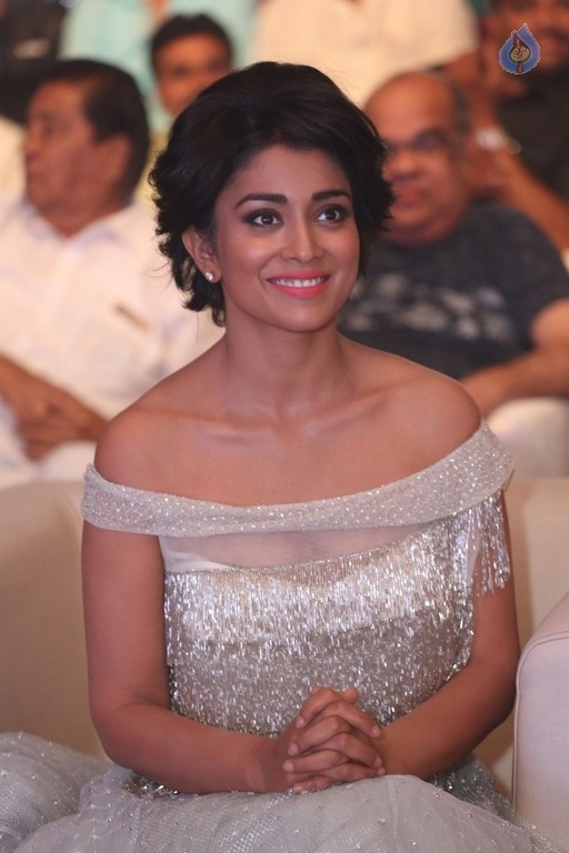 Shriya Saran Latest Images - 11 / 21 photos