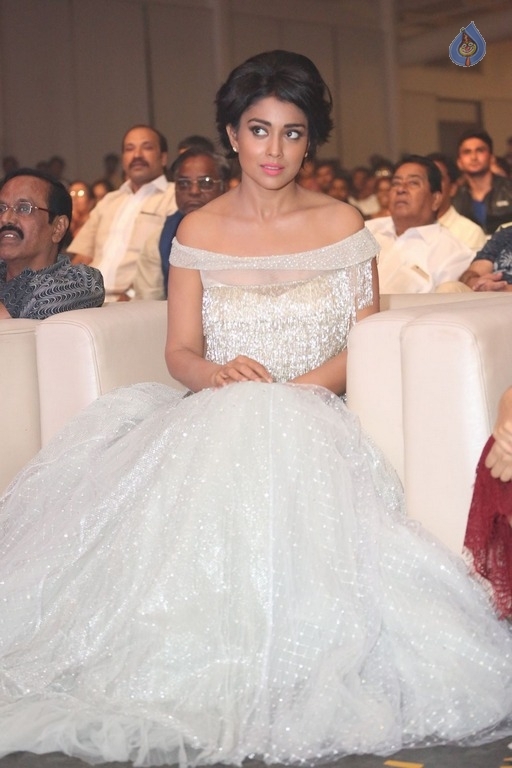Shriya Saran Latest Images - 19 / 21 photos