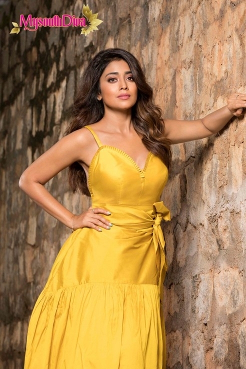 Shriya Saran Photos - 8 / 11 photos