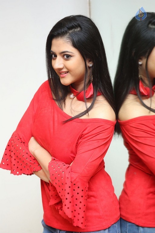 Shriya Sharma Gallery - 31 / 42 photos