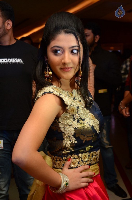 Shriya Sharma Pics - 18 / 21 photos