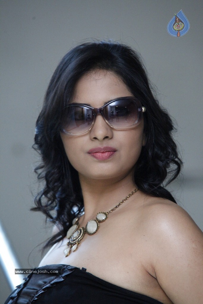 Shrusti New Photos - 6 / 130 photos