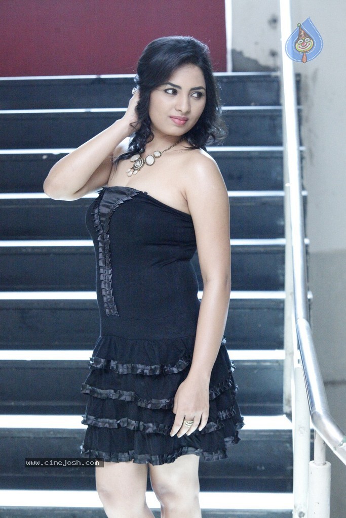 Shrusti New Photos - 21 / 130 photos