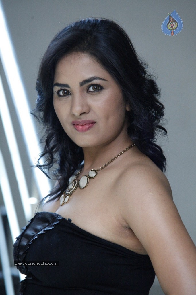 Shrusti New Photos - 70 / 130 photos