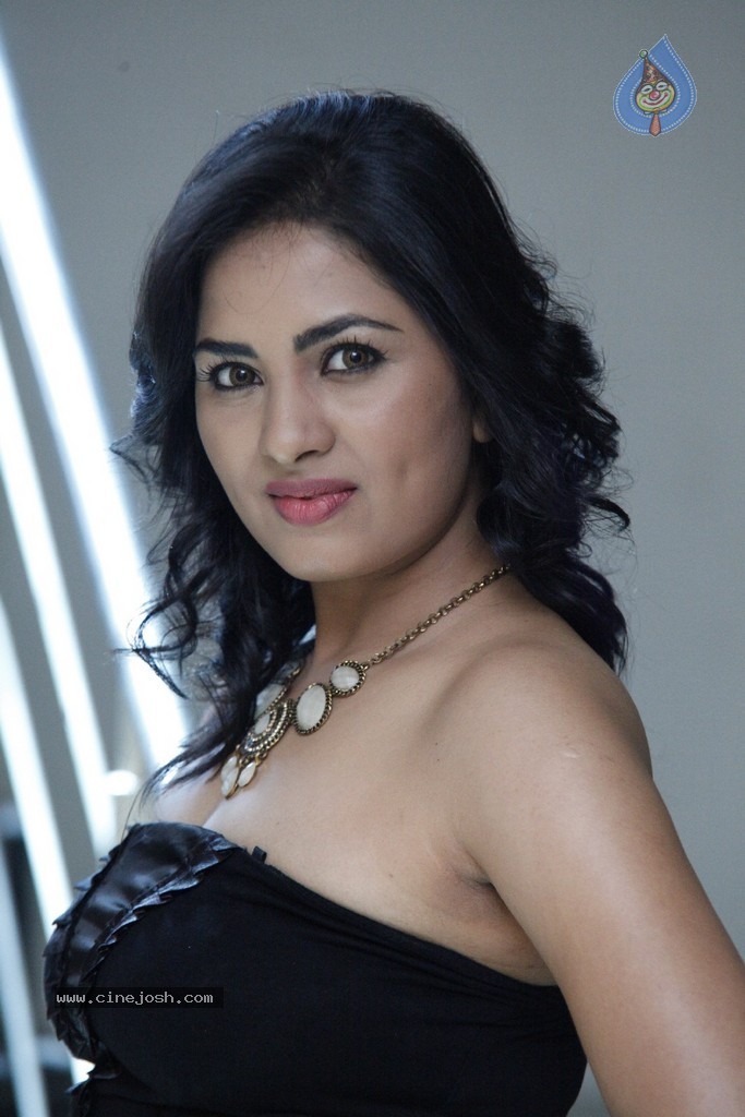 Shrusti New Photos - 117 / 130 photos