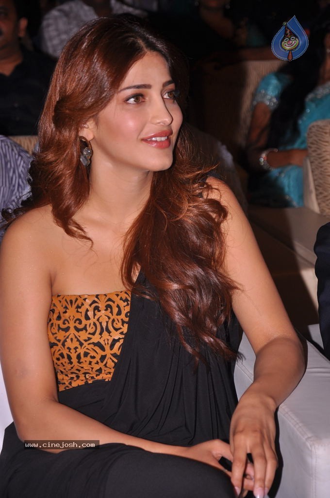 Shruthi Hassan New Photos - 62 / 83 photos