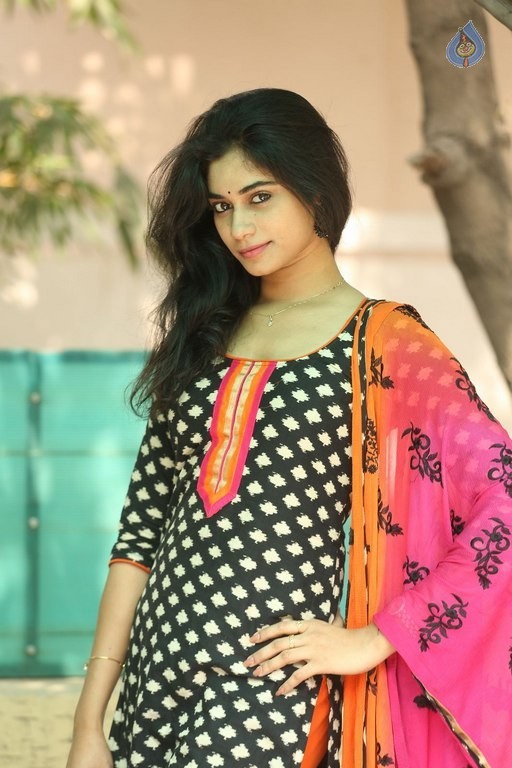 Shruthi Mol Latest Photos - 39 / 42 photos