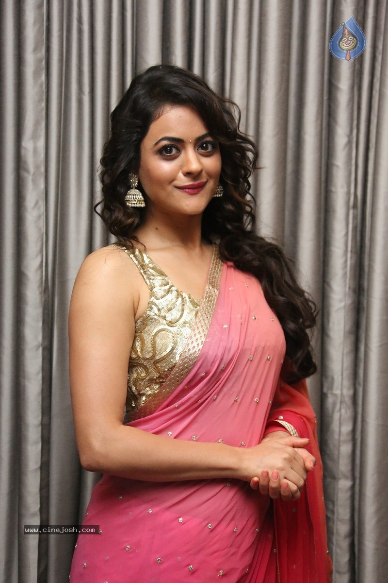 Shruthi Sodhi Stills - 15 / 49 photos