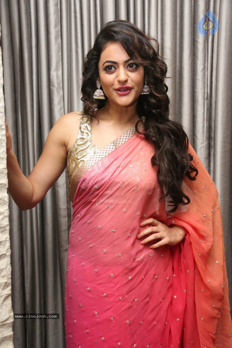 Shruthi Sodhi Stills - 17 / 49 photos