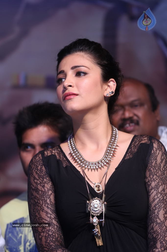 Shruti Haasan at Race Gurram Success Meet - 87 / 104 photos