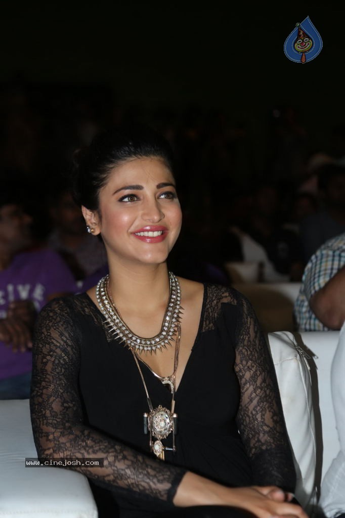Shruti Haasan at Race Gurram Success Meet - 92 / 104 photos